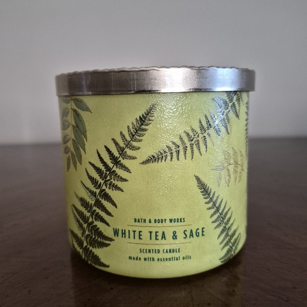 Bath & Body Works White Tea & Sage Candle